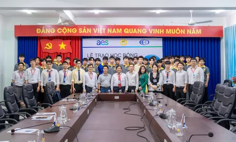 Sinh viên ĐH Phan Thiết nhận học bổng Năng lượng tương lai năm 2025