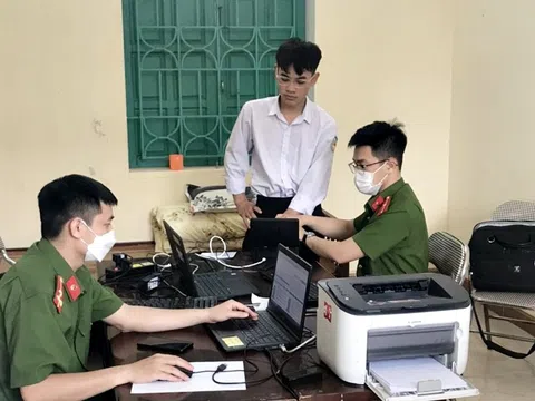 Hướng dẫn chi tiết thủ tục cấp căn cước công dân sau khi công an huyện giải thể