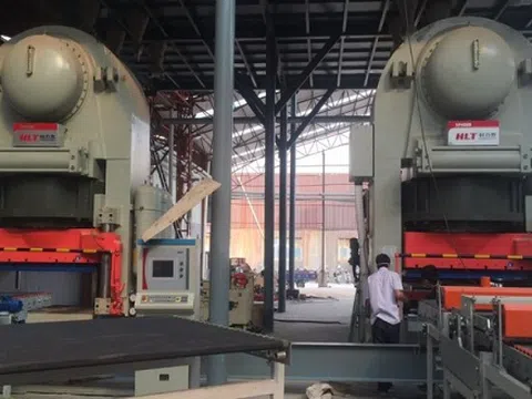 Việt Nam tiếp nhận công nghệ làm gạch ốp lát cỡ lớn