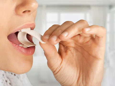 Sáng chế mới: Kẹo cao su 'bẫy' COVID-19