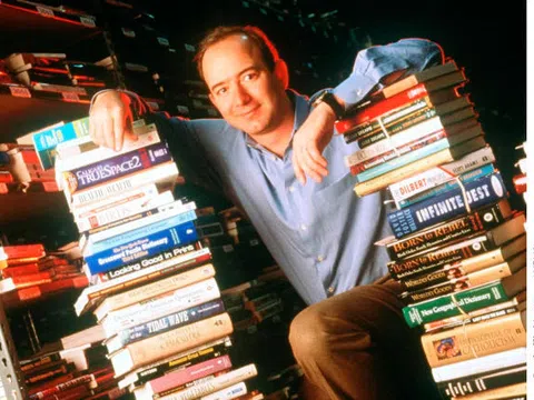 Tỷ phú Jeff Bezos 'gây bão' với tin tuyển dụng cho Amazon gần 30 năm trước