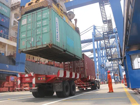 Cảng biển đầu tiên tại Việt Nam áp dụng cổng container thông minh